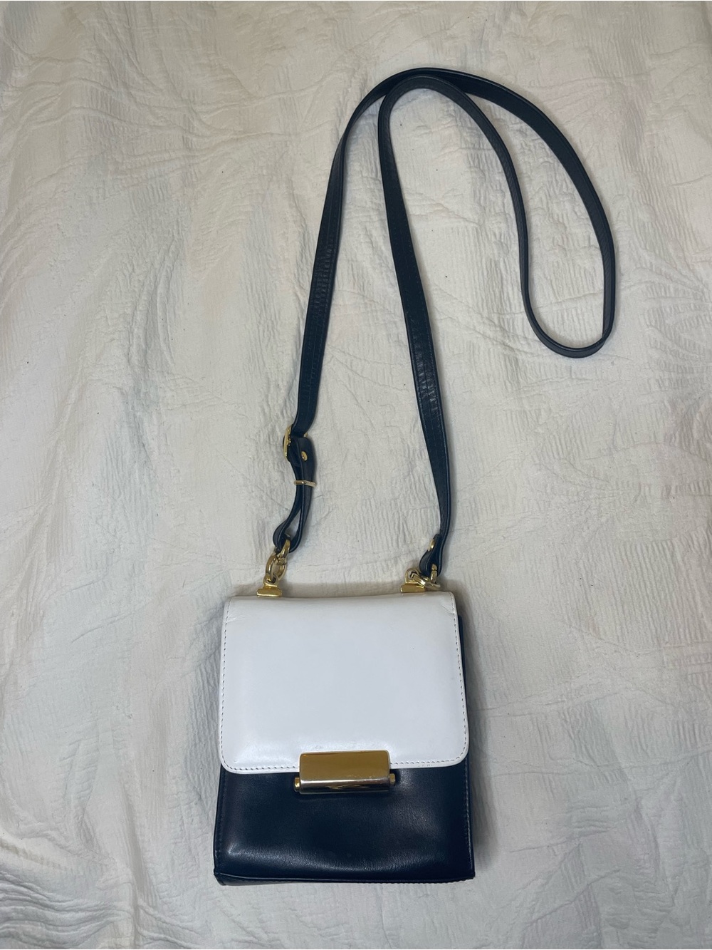 Vintage Two-Tone Leather Crossbody Shoulder Bag - Navy & White
